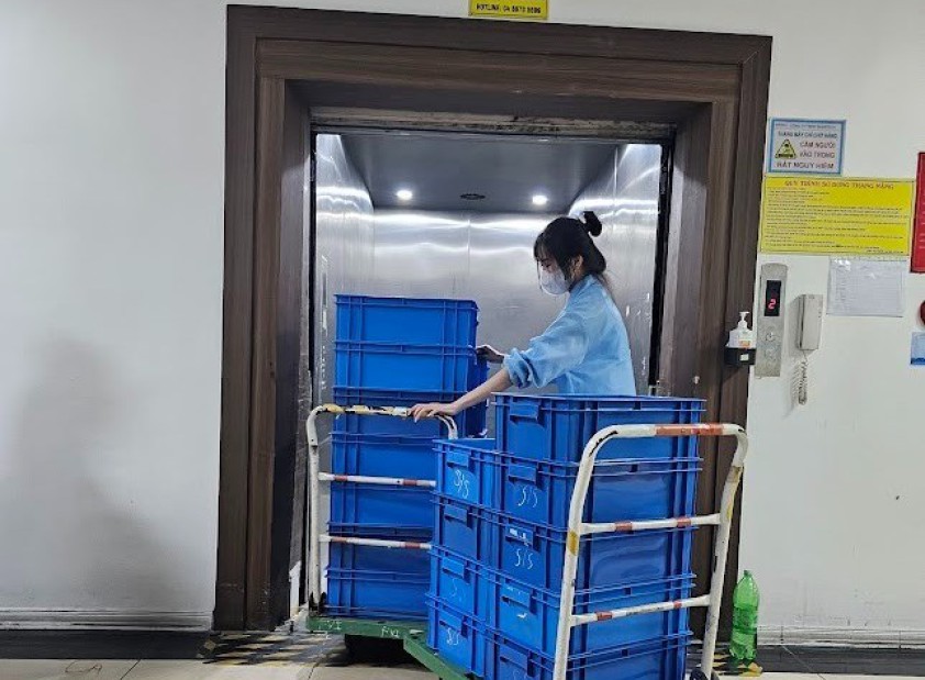 Cách Sử Dụng Thang Máy Tải Hàng An Toàn?